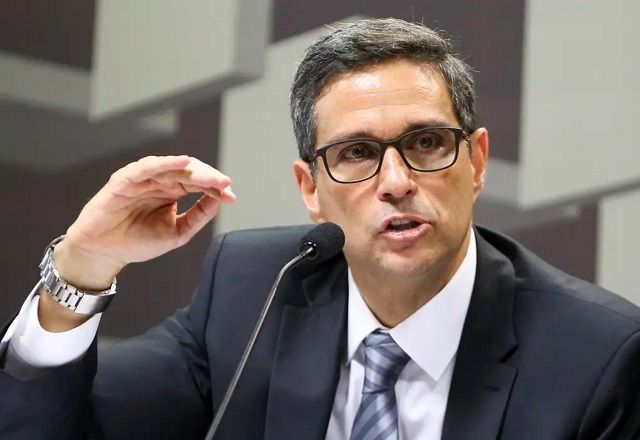 campos-neto-diz-que-criticas-ao-pix-sao-passageiras:-‘ferramenta-transformou-o-brasil’
