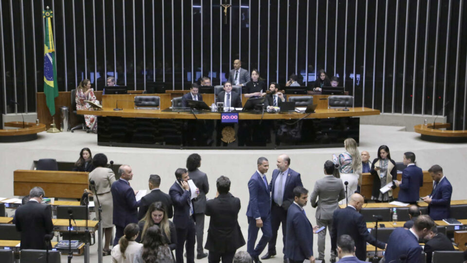 o-sistema-nacional-de-educacao-e-o-risco-a-autonomia-federativa