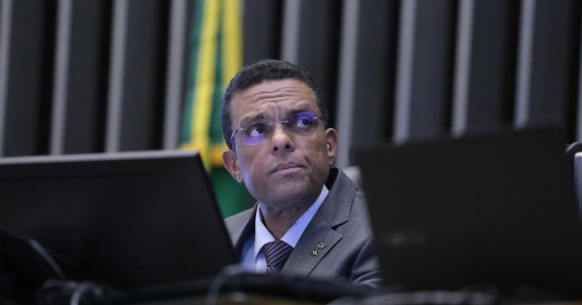 deputado-que-pediu-perdao-a-moraes-deve-continuar-a-ser-processado,-diz-pgr