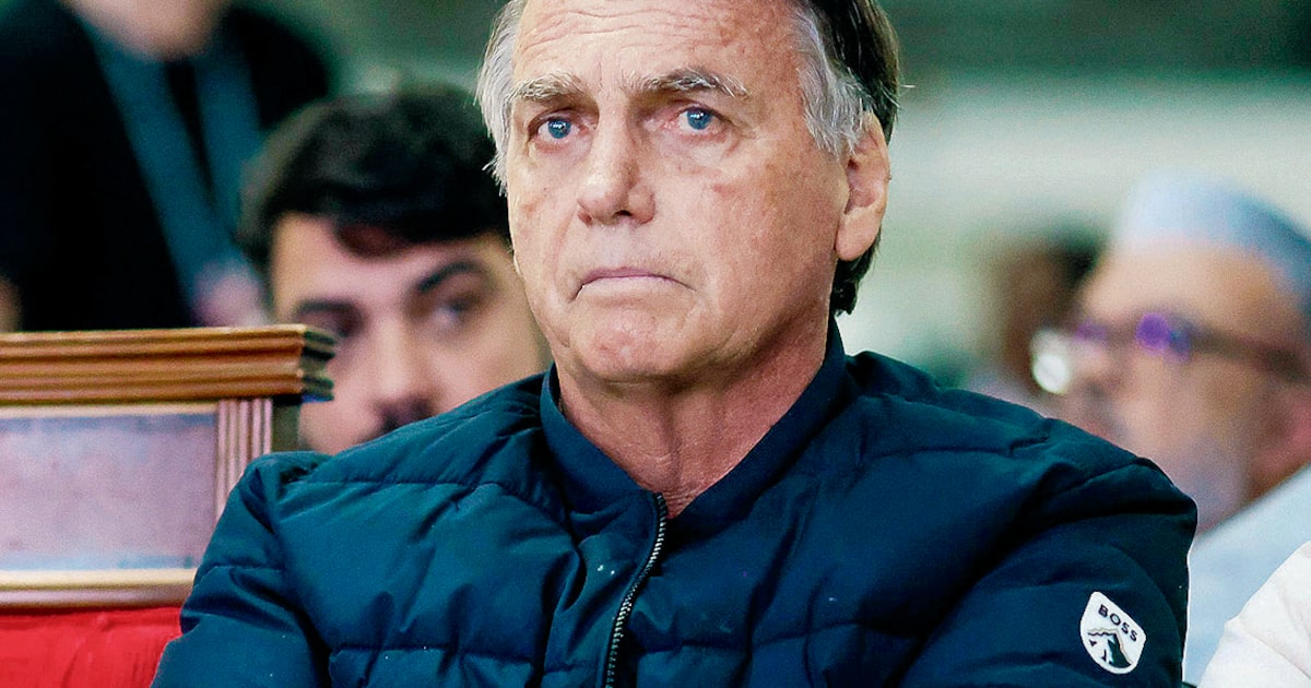 bolsonaro-volta-a-ter-crise-de-solucos-e-moraes-autoriza-atendimento-medico-em-casa