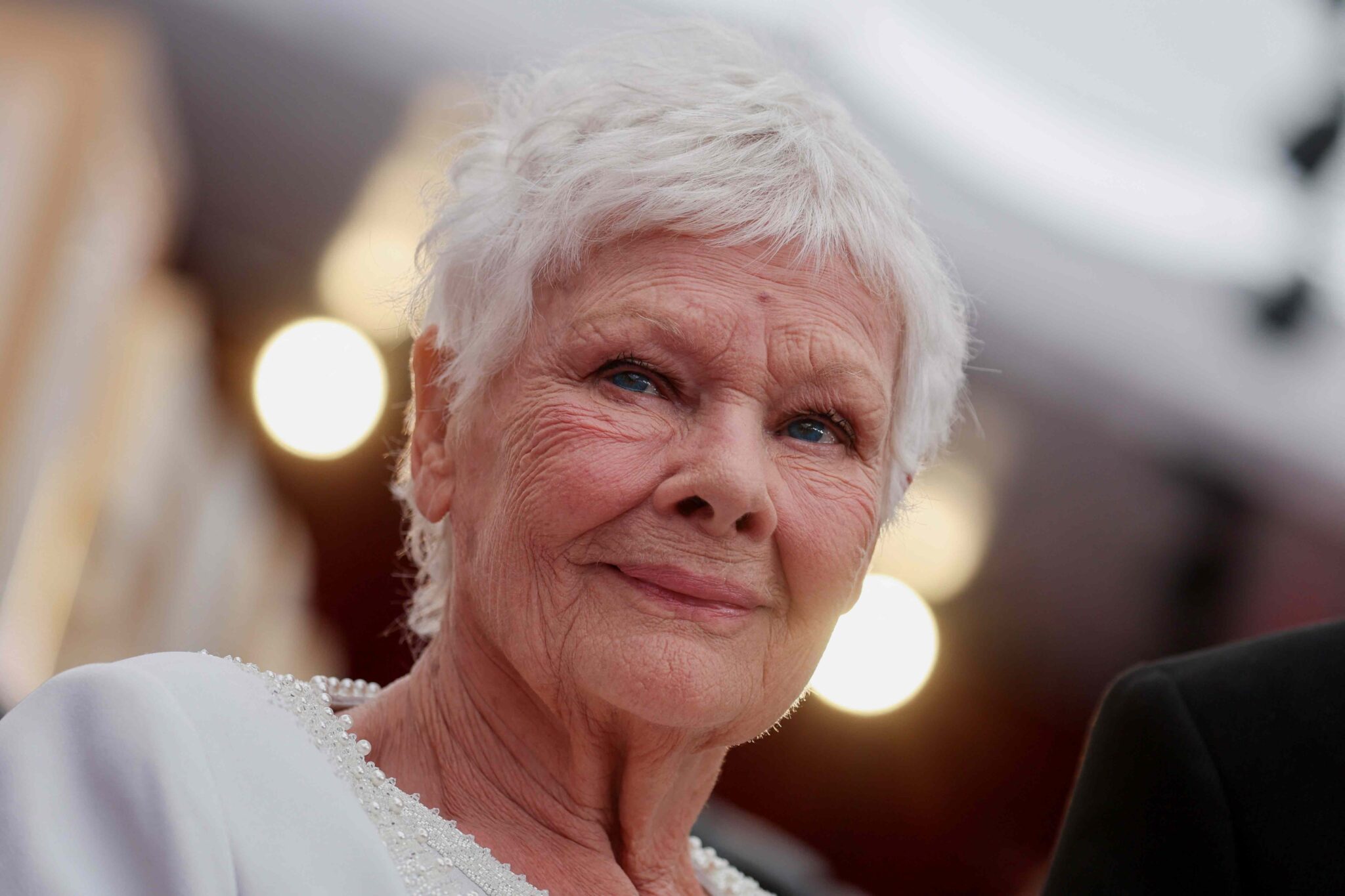 aos-90-anos,-judi-dench-revela-que-problema-ocular-a-impede-de-reconhecer-amigos