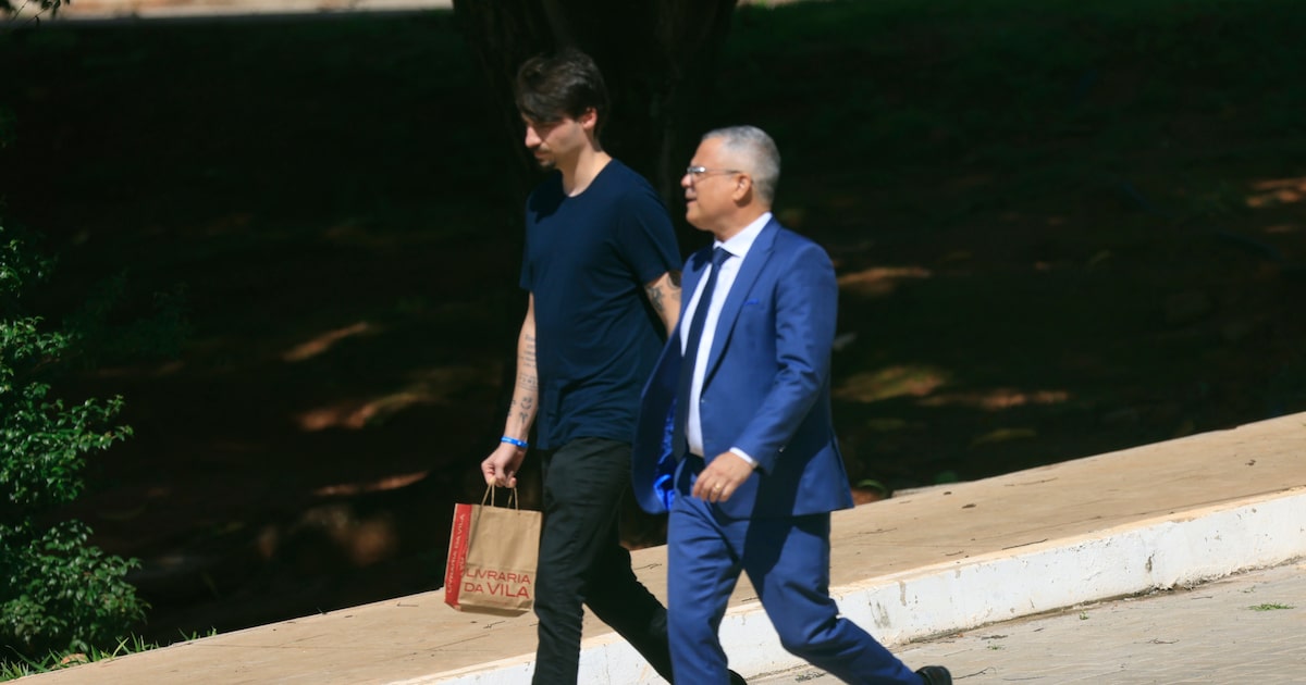 bolsonaro-recebe-jair-renan-e-michelle-em-primeiras-visitas-apos-inicio-da-execucao-da-pena