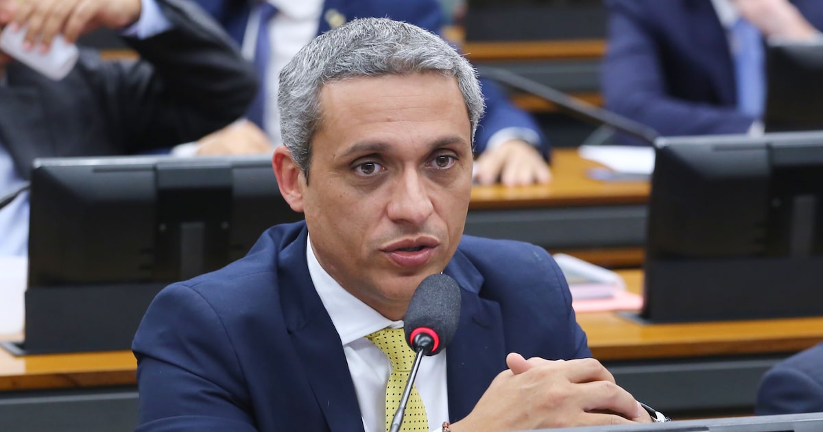 pf-indicia-deputado-federal-gustavo-gayer,-do-pl,-por-desvio-de-recursos-de-cota-parlamentar