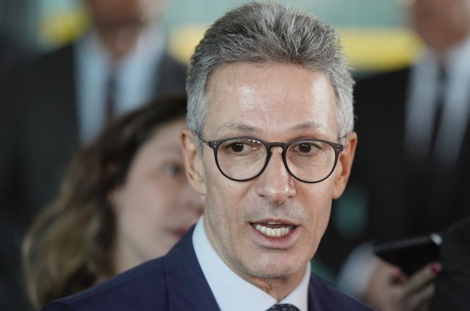 zema-nega-que-sera-vice-de-flavio-bolsonaro:-‘sou-pre-candidato-e-irei-ate-o-final’