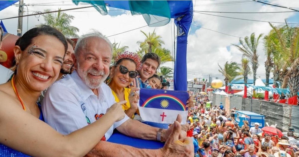 pt-recomenda-evitar-manifestacoes-de-cunho-eleitoral-em-desfile-que-homenageia-lula