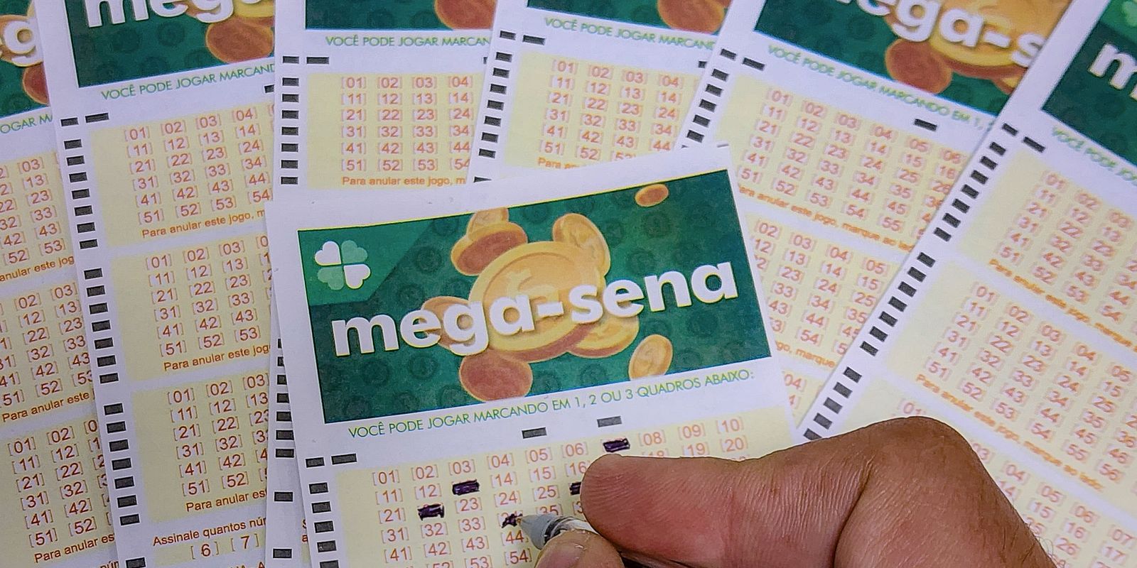 mega-sena-acumula-e-premio-vai-a-r$-13-milhoes;-quina-saiu-para-23