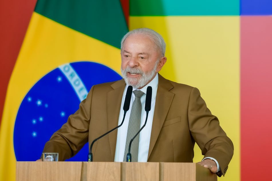 lula-conversa-com-presidente-do-suriname-e-anuncia-envio-de-insumos-contra-dengue-e-chikungunya