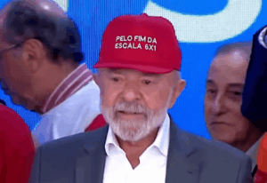 lula-usa-bone-“pelo-fim-da-escala-6×1”-em-encontro-com-centrais-sindicais