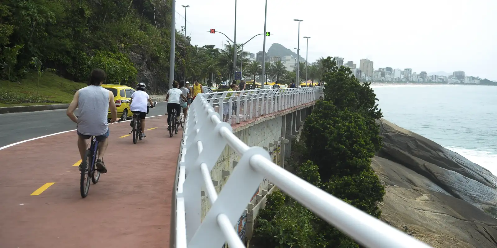 prefeitura-do-rio-fecha-ciclovia-tim-maia-apos-ondas-de-2-metros