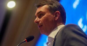 flavio-bolsonaro-acusa-moraes-de-‘articular-para-deixar-eduardo-inelegivel’