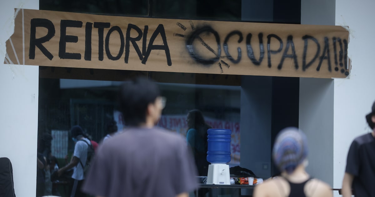 manifestantes-decidem-manter-ocupacao-do-predio-da-reitoria-da-usp