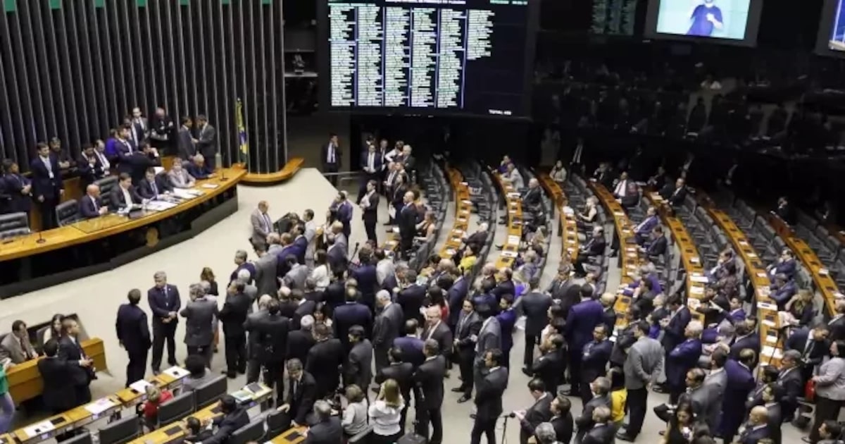 camara-aprova-regras-para-aposentadoria-compulsoria-de-empregados-publicos-aos-75-anos