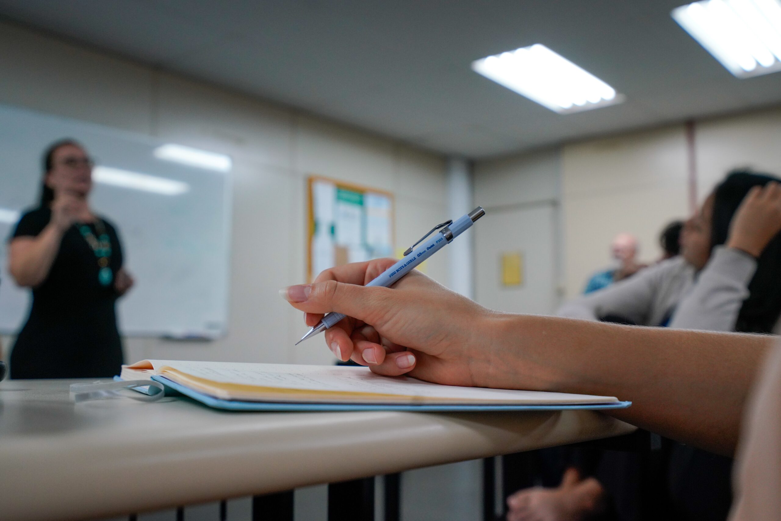 entrada-no-ensino-medio-prejudica-bem-estar-dos-alunos-por-mais-de-dois-anos,-mostra-estudo