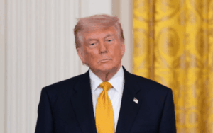 trump-ameaca-atacar-ira-“com-muita-forca”-nesta-noite