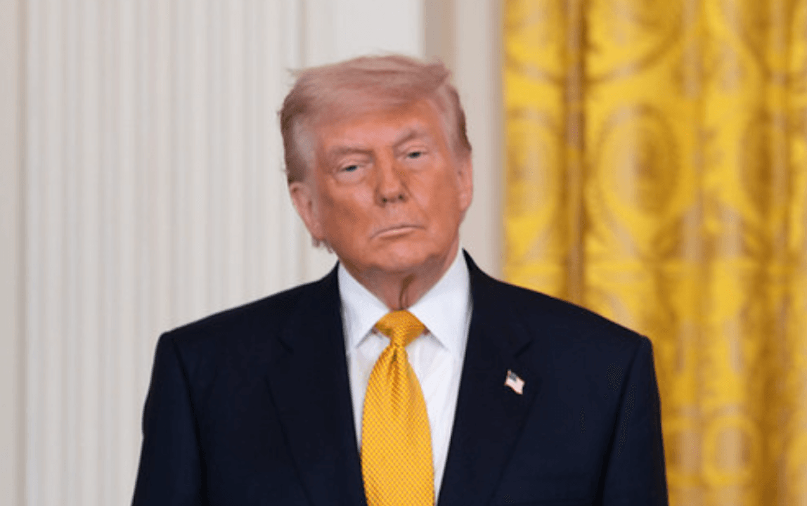 trump-ameaca-atacar-ira-“com-muita-forca”-nesta-noite