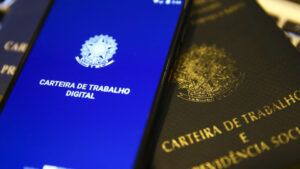 governo-esta-ajudando-enterrar-clt-e-o-maior-prejudicado-e-o-trabalhador