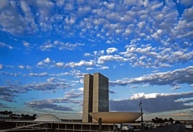 6×1:-governo-deve-retirar-urgencia,-e-pl-sera-adiado