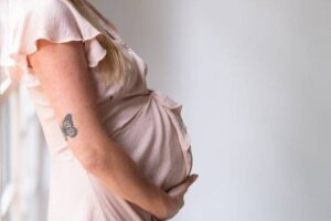 quais-procedimentos-esteticos-as-gravidas-podem-fazer?-especialistas-respondem