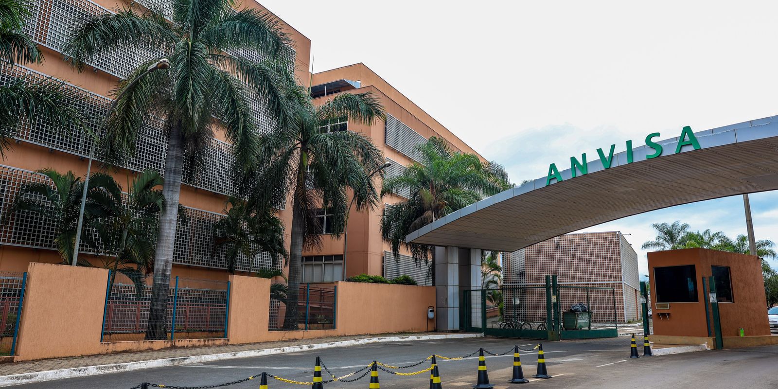 anvisa-proibe-fabricacao-e-venda-de-12-produtos-de-limpeza