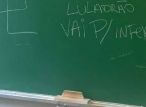 puc-sp-investiga-suastica-desenhada-em-sala-de-aula