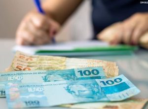 bolsa-familia-e-auxilio-gas-comecam-a-ser-pagos-nesta-segunda-(18)