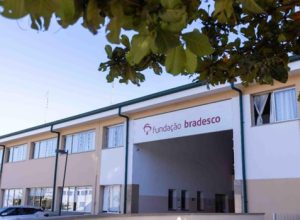fundacao-bradesco-prepara-retomada-da-educacao-de-jovens-e-adultos-(eja)-em-2026