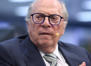 moraes-precisa-concluir-‘inquerito-do-fim-do-mundo’-para-resgatar-normalidade-no-pais,-diz-reale-jr.