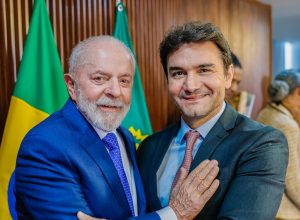 sabino-desiste-de-demissao-apos-ganhar-respaldo-da-bancada-na-camara-para-ficar-no-governo-lula