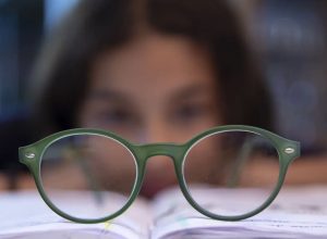 projeto-recicla-plastico-para-criar-oculos-para-criancas-no-rj