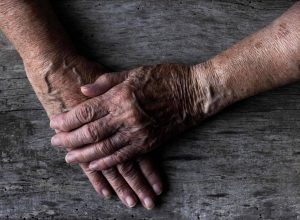 inflamacao-ligada-ao-envelhecimento-pode-ter-raiz-nos-habitos-e-nao-e-universal