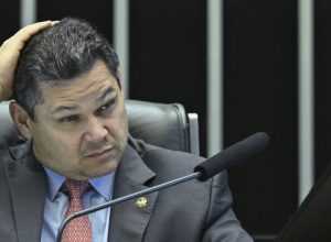 guerra-entre-lula-e-alcolumbre-rebaixa-processo-de-indicacao-ao-stf