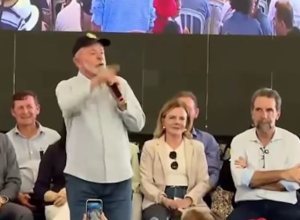 lula-tem-discurso-interrompido-apos-problema-tecnico-e-deixa-palco-em-foz-do-iguacu;-veja-video