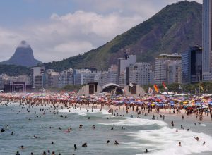 seguranca-para-reveillon-no-rio-contara-com-300-viaturas-com-cameras