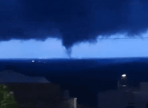 tornado-atinge-cidade-do-parana-e-provoca-estragos,-diz-defesa-civil