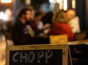 jovens-consomem-menos-alcool-e-podem-estar-trocando-bebida-por-maconha