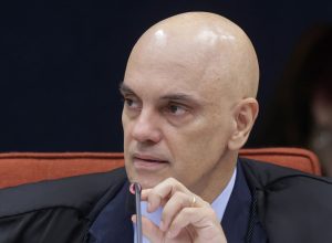 moraes-nega-visita-de-assessor-de-trump-a-bolsonaro-na-papudinha