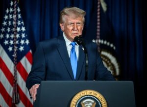 trump-ameaca-atacar-usinas-do-ira-e-da-48-horas-para-reabertura-do-estreito-de-ormuz