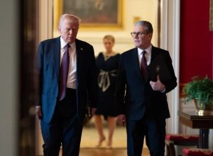 trump-conversa-com-premie-do-reino-unido-sobre-reabertura-do-estreito-de-ormuz:-“essencial”