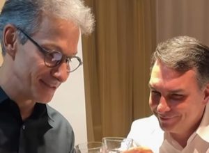 zema-‘convida’-flavio-bolsonaro-para-ser-vice-em-meio-a-especulacao-de-possivel-chapa;-veja-video
