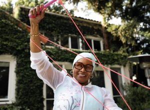 conheca-a-recordista-mundial-de-salto-de-corda-mais-velha,-de-82-anos