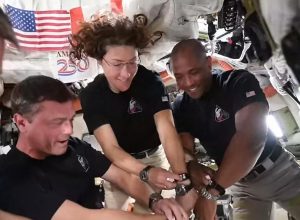 astronautas-da-artemis-ii-usaram-relogio-feito-com-tecnologia-desenvolvida-pela-usp