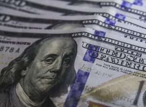 ibovespa-cai-e-dolar-fecha-estavel-em-dia-de-tensao-externa