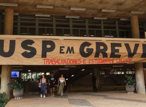estudantes-da-usp-votam-para-permanecer-em-greve-apos-negociacao-com-reitoria