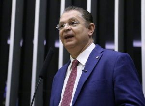 sostenes-afirma-que-pec-da-anistia-tem-votos-suficientes,-mas-depende-de-vontade-politica