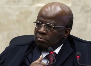 dc-filia-joaquim-barbosa,-fala-em-candidatura-a-presidente-e-abre-crise-com-aldo-rebelo