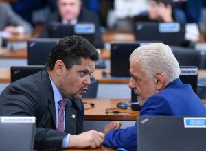 alcolumbre-presta-solidariedade-a-jaques-wagner:-‘todos-tem-que-ter-presuncao-de-inocencia’