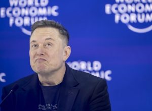 tomar-e-distribuir-a-fortuna-de-elon-musk-poderia-acabar-com-a-miseria-no-mundo?