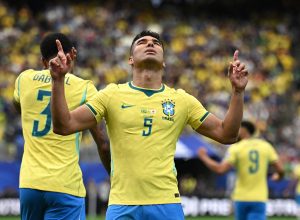 ‘6-7’,-‘six-seven’:-entenda-a-comemoracao-de-casemiro-no-gol-contra-o-japao-na-copa-do-mundo