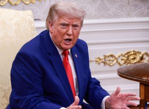 trump-diz-que-declarara-estreito-de-ormuz-territorio-dos-eua