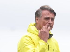 asilo-nao-e-anistia-e-bolsonaro-nao-e-tiradentes,-mas-ha-quem-tente-misturar-as-coisas